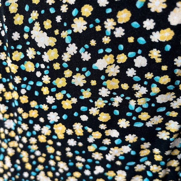 Forever 21 Ditsy Floral Summer Mini Swing Dress with Back Piece, size Medium - Picture 6 of 12